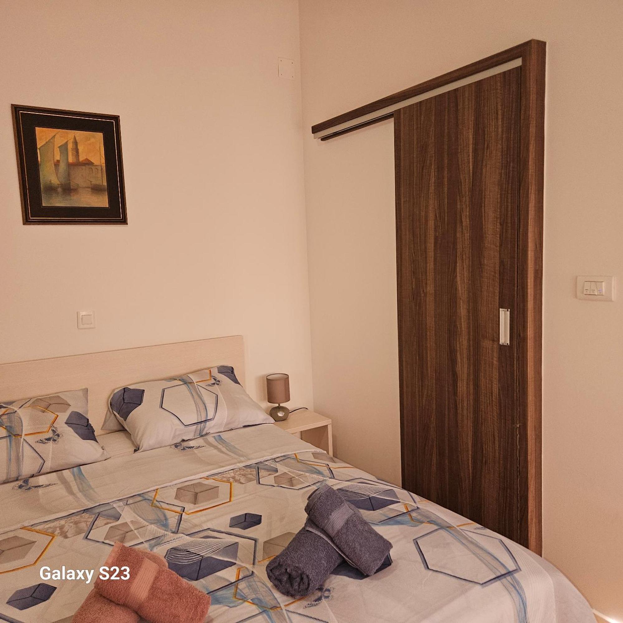 By Osibov, Diamondfish Apartamento Kaštela Quarto foto